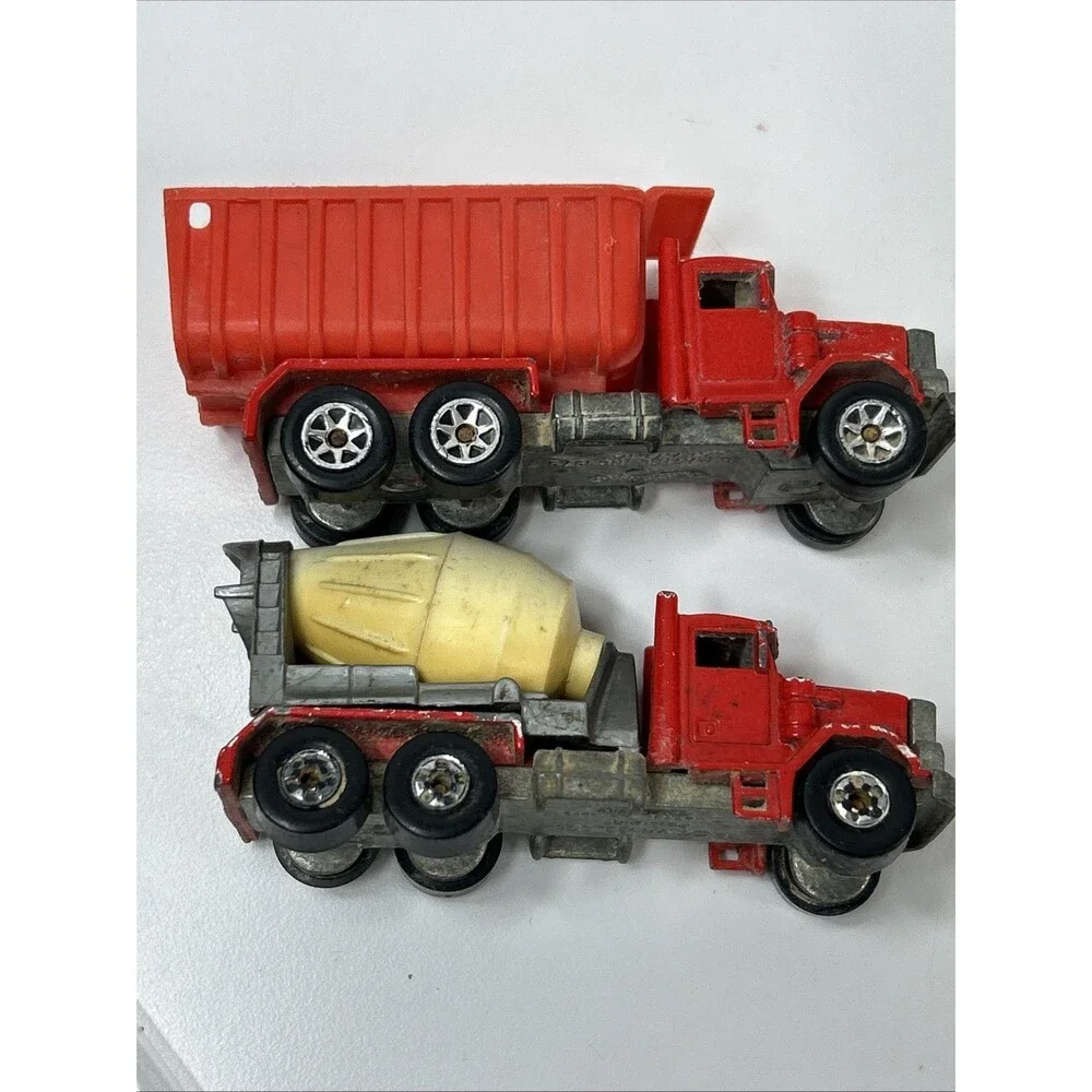 Vtg Hot Wheels Construction Lot Peterbilt Dump Cement Tow Truck Front Loader